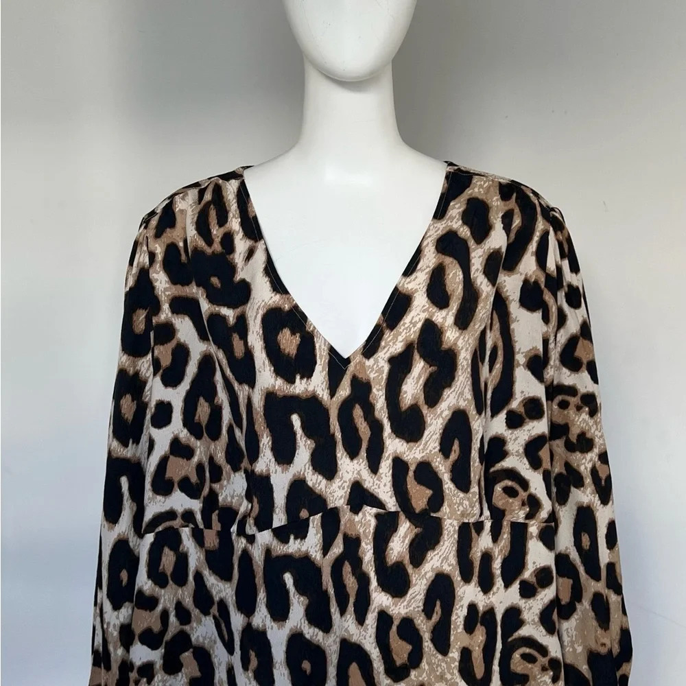 H&M Womens Blouse Size XXL Leopard Print Long Sleeve V-neck NWT - Picture 4 of 10